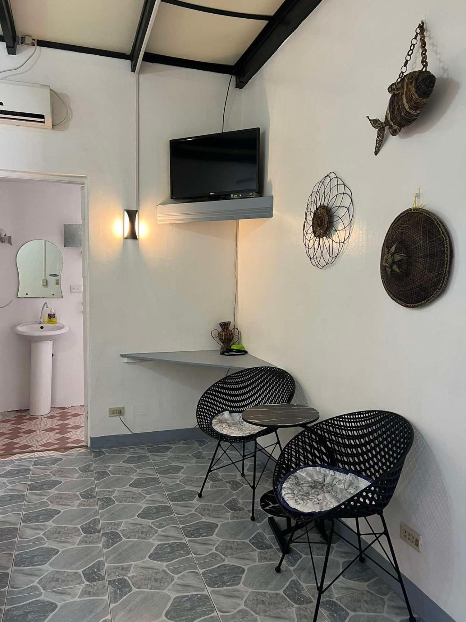 Ice Bear Bar & Tourist Inn Dauis Rom bilde
