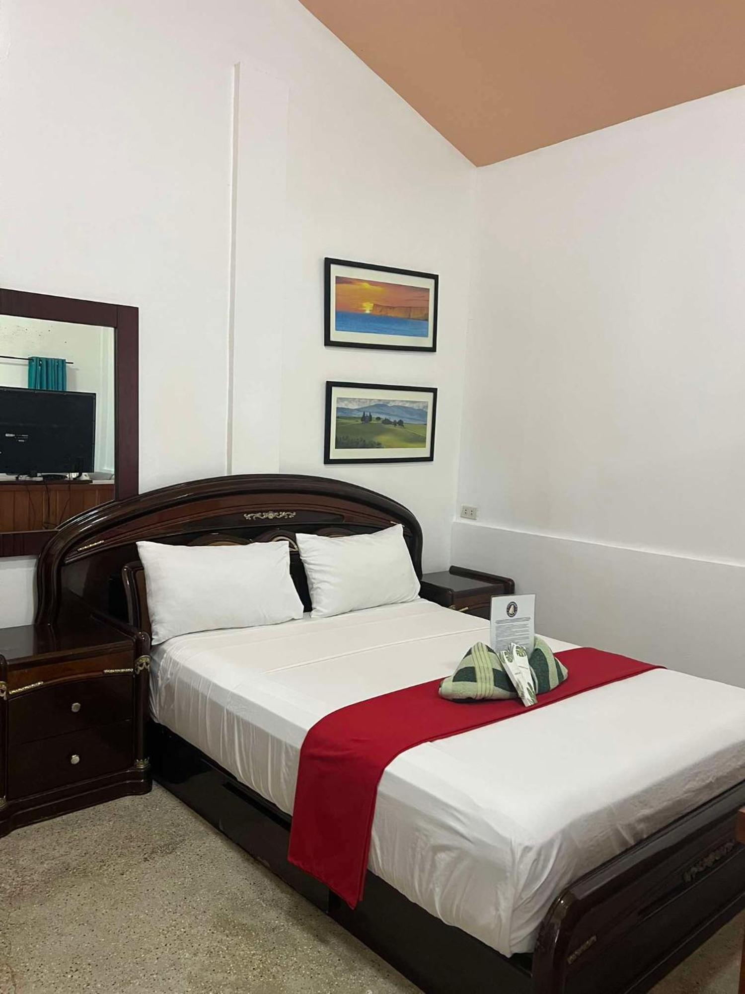 Ice Bear Bar & Tourist Inn Dauis Rom bilde